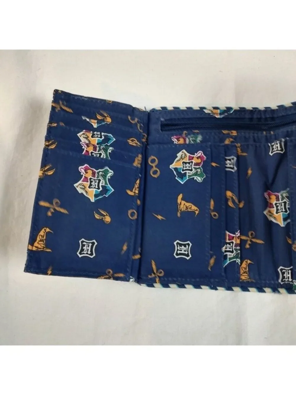 Vera Bradley x Harry Potter Home to Hogwarts Trifold Wallet